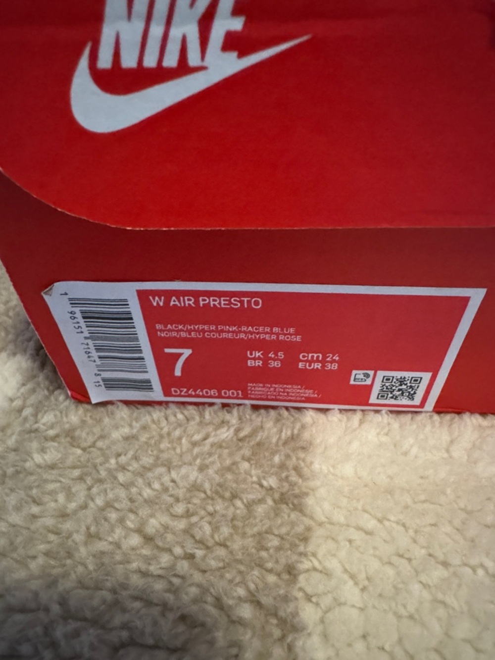 Women’s size 7 Nike black/hyper pink-racer blue Air Presto with White Logo